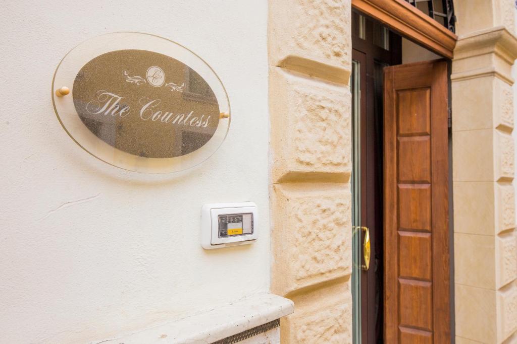 Lady Capulet Apartments - 19