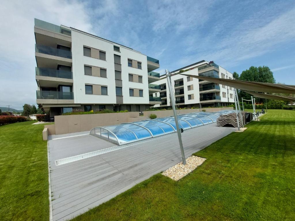 Bazén v ubytování Beach&Pool nebo v jeho okolí