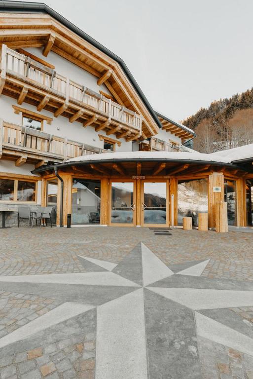 Nespecifikovaný výhled na hory nebo výhled na hory při pohledu z hotelu