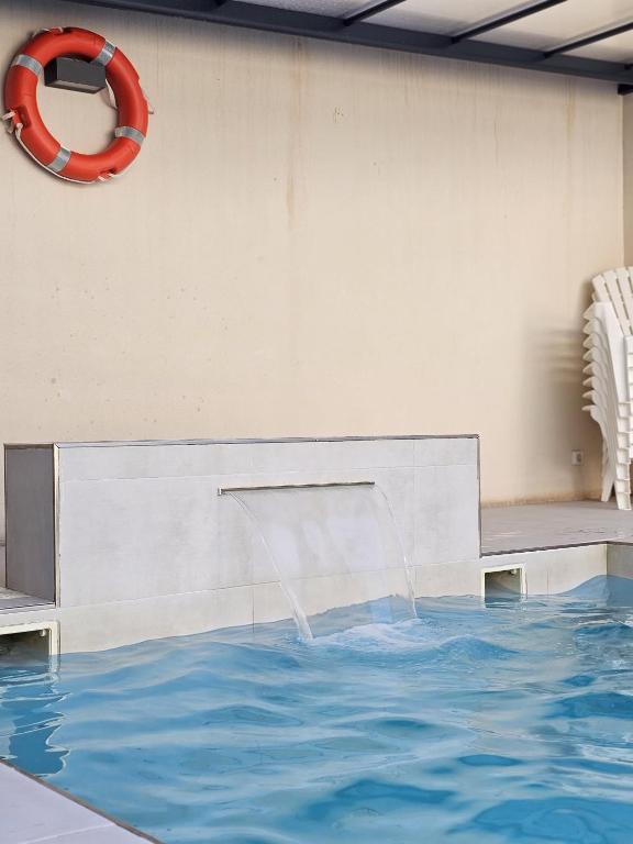 Fotografie z fotogalerie ubytování Alojamiento El Pez Casa con piscina climatizada v destinaci Villafranca de los Caballeros