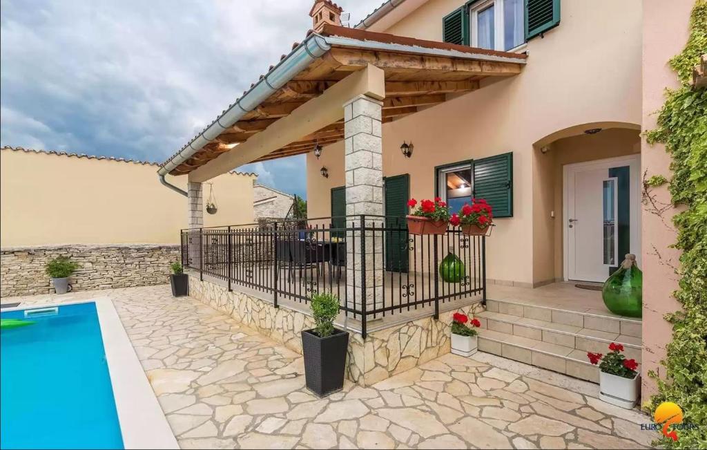 Bazén v ubytování Villa Grguci nebo v jeho okolí