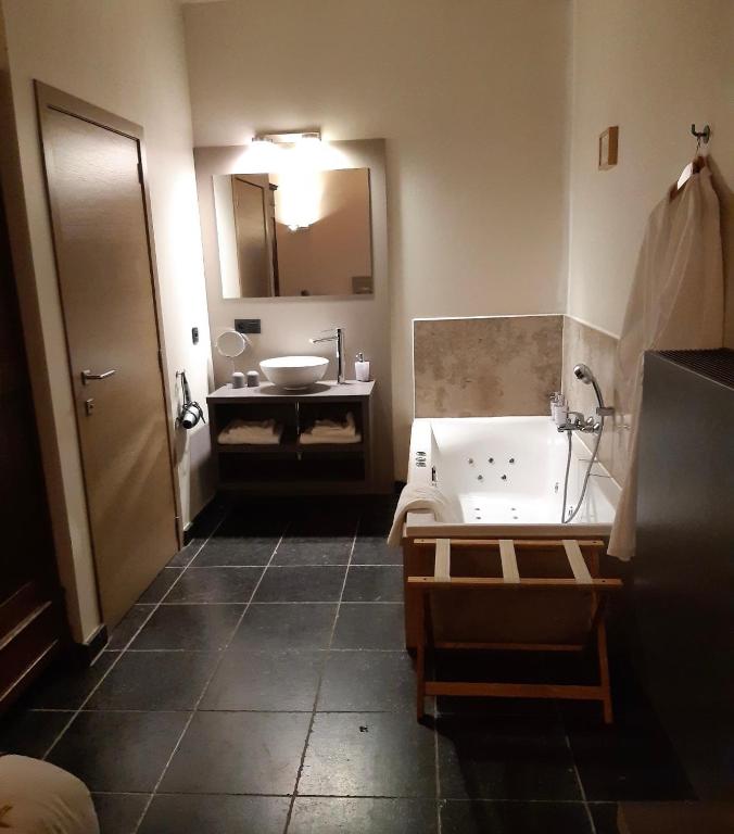 Koupelna v ubytování De Verborgen Parel B&B