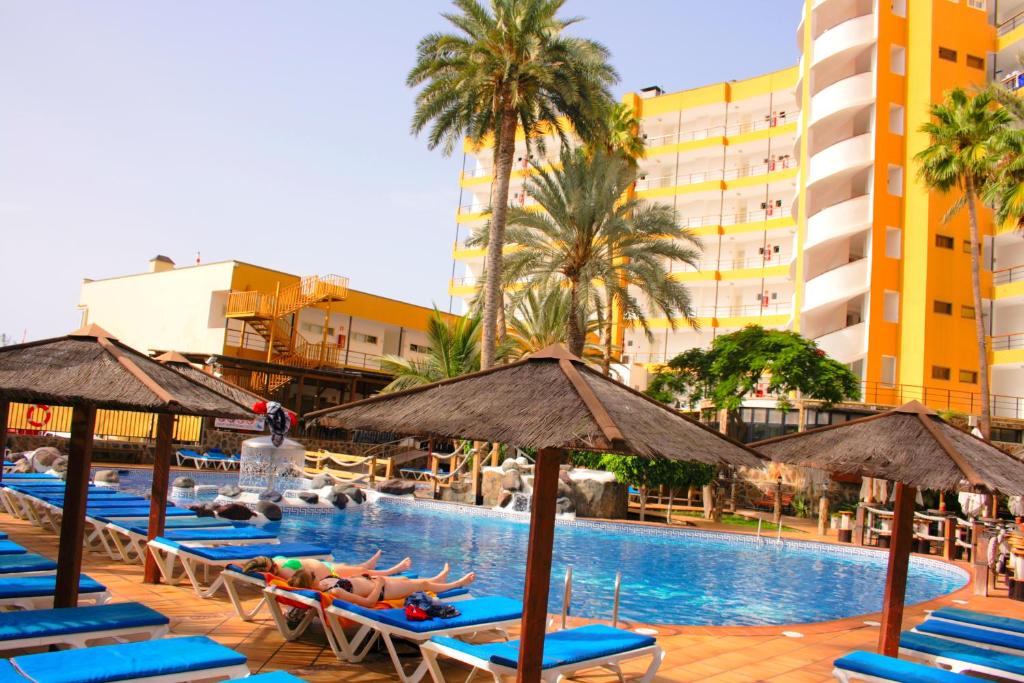 The swimming pool at or close to Maritim Playa