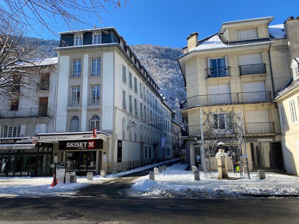 Bagnères de Luchon, Résidence Val de Jade, Beau T3 meublé, plein centre, pour 4 ou 6 personnes