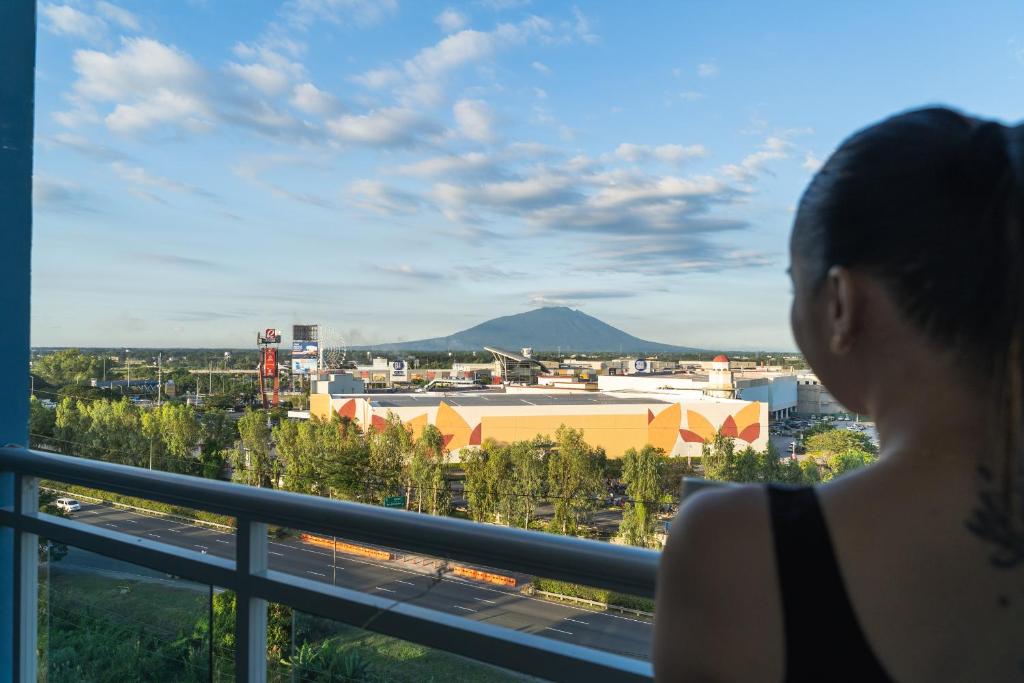 Nespecifikovaný výhled na hory nebo výhled na hory při pohledu z hotelu