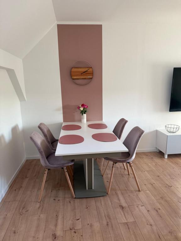 Große Ferienwohnung in Ostseenähe - Apartamento De Dos Dormitorios