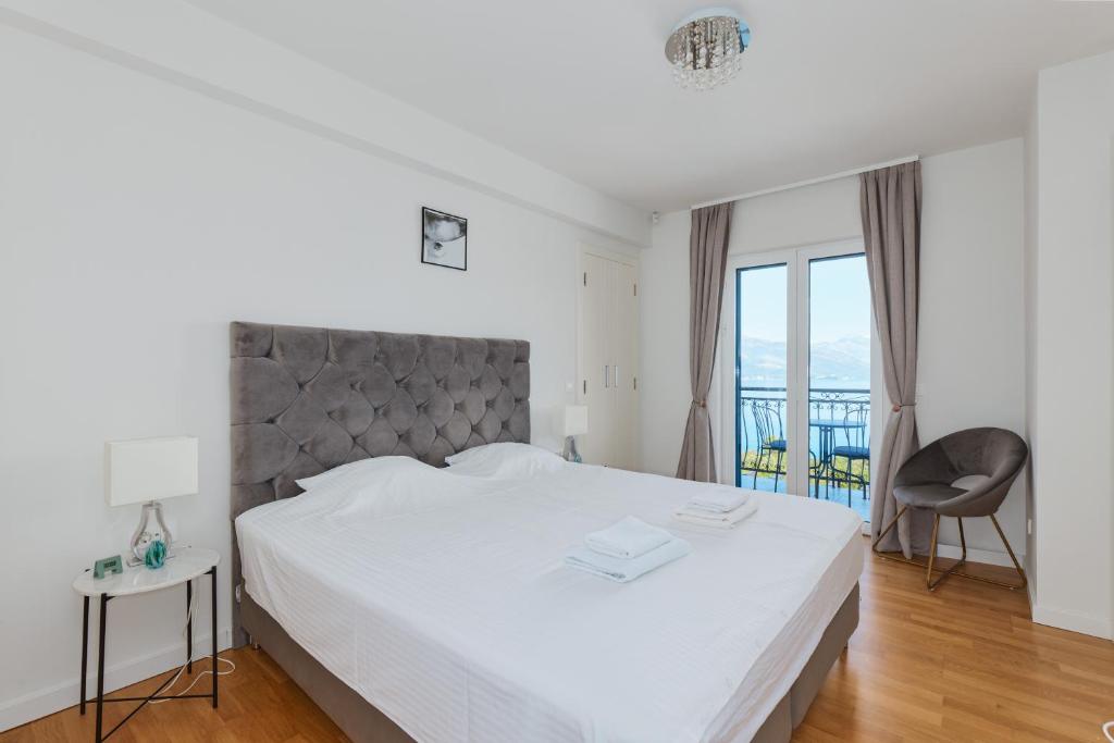 Postel nebo postele na pokoji v ubytování Villa Vista Azzurra
