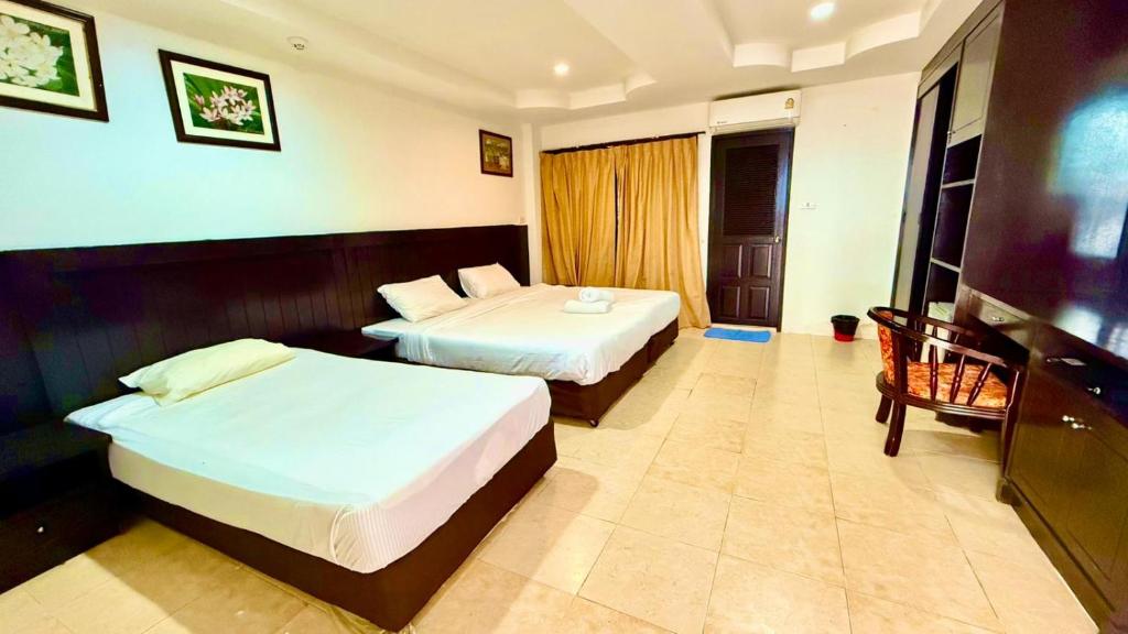 Hill Side Patong Hotel - Resim 8