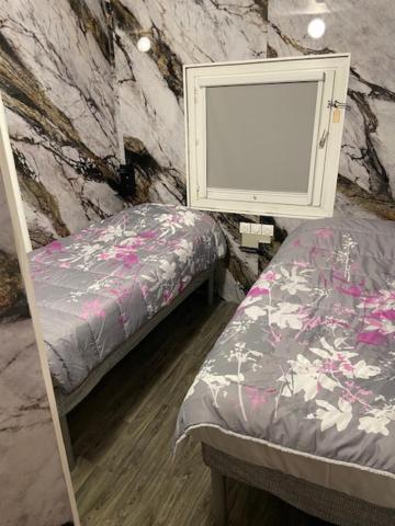 
Twin Room with Private Bathroom
