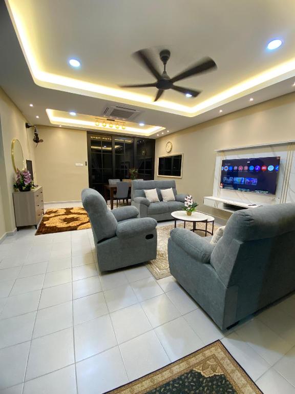 TV a/nebo společenská místnost v ubytování SA Bella Homestay 4R3BR 15PAX