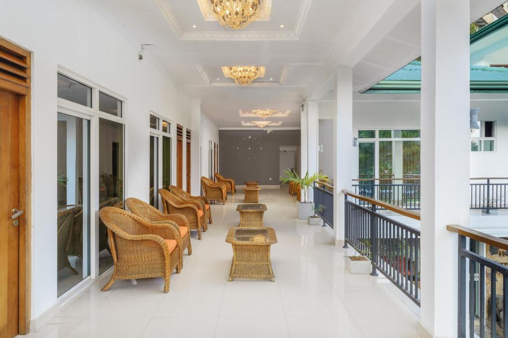 Posezení v ubytování Hotel Travellers Nest Kandy