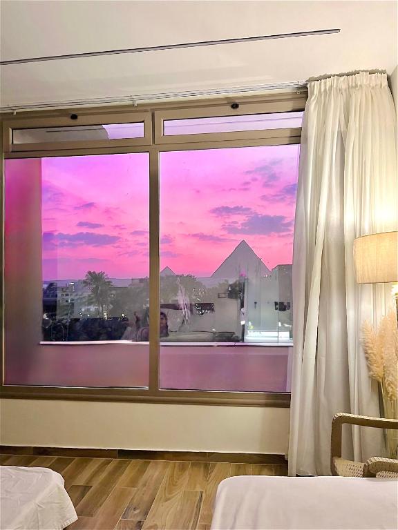 Nespecifikovaný výhled na hory nebo výhled na hory při pohledu z hotelu
