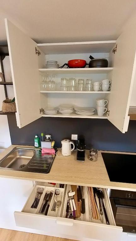 Köök või kööginurk majutusasutuses Magnifique studio dans une villa