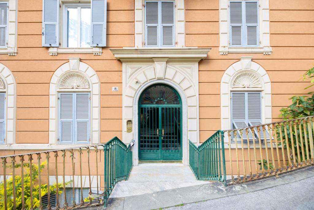 Exteriér alebo vchod do ubytovania CasaViva-Modern Elegant Trilo in Genova Castelletto