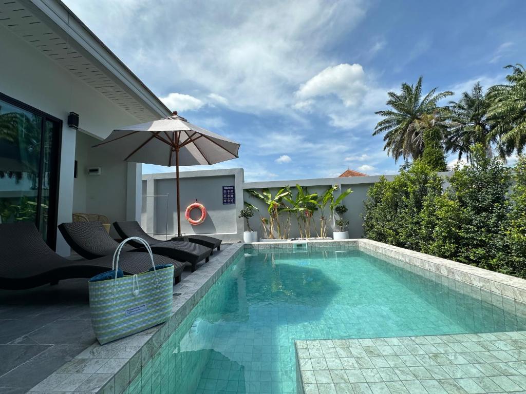 Bazén v ubytování Aonang nine poolvilla resort nebo v jeho okolí