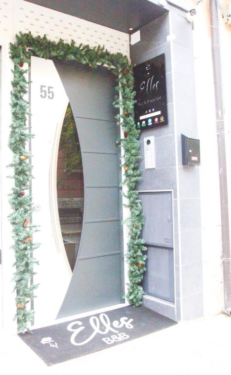Exteriér alebo vchod do ubytovania B&B Elles con parcheggio interno