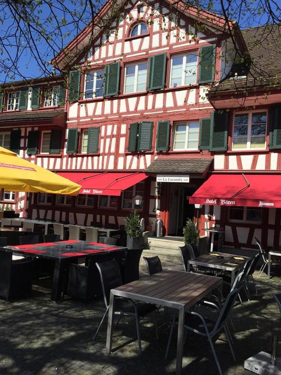 Restaurace v ubytování Hotel Bären Amriswil