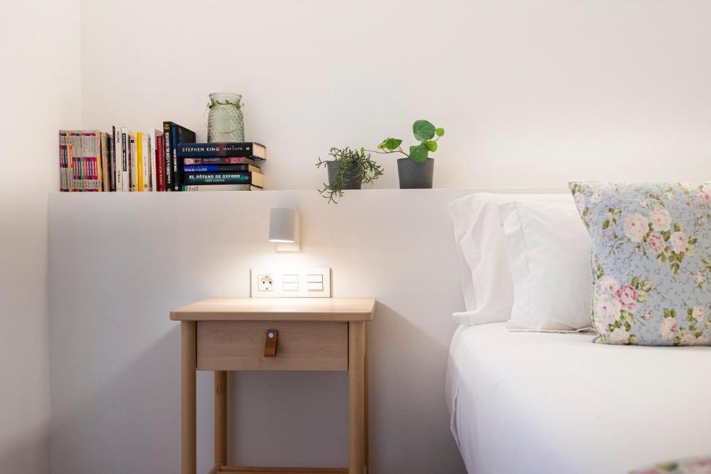 APARTAMENTO TURISTICO A 140 M PLAYA CANELIÑAS- Portonovo- 2 HABIT 4-6 pax 102 - Housity