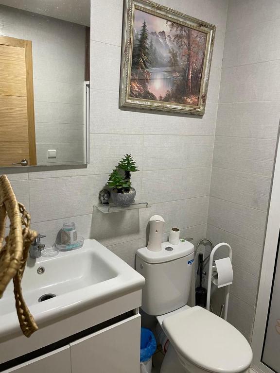 Koupelna v ubytování Azra Homes Famille uniquement