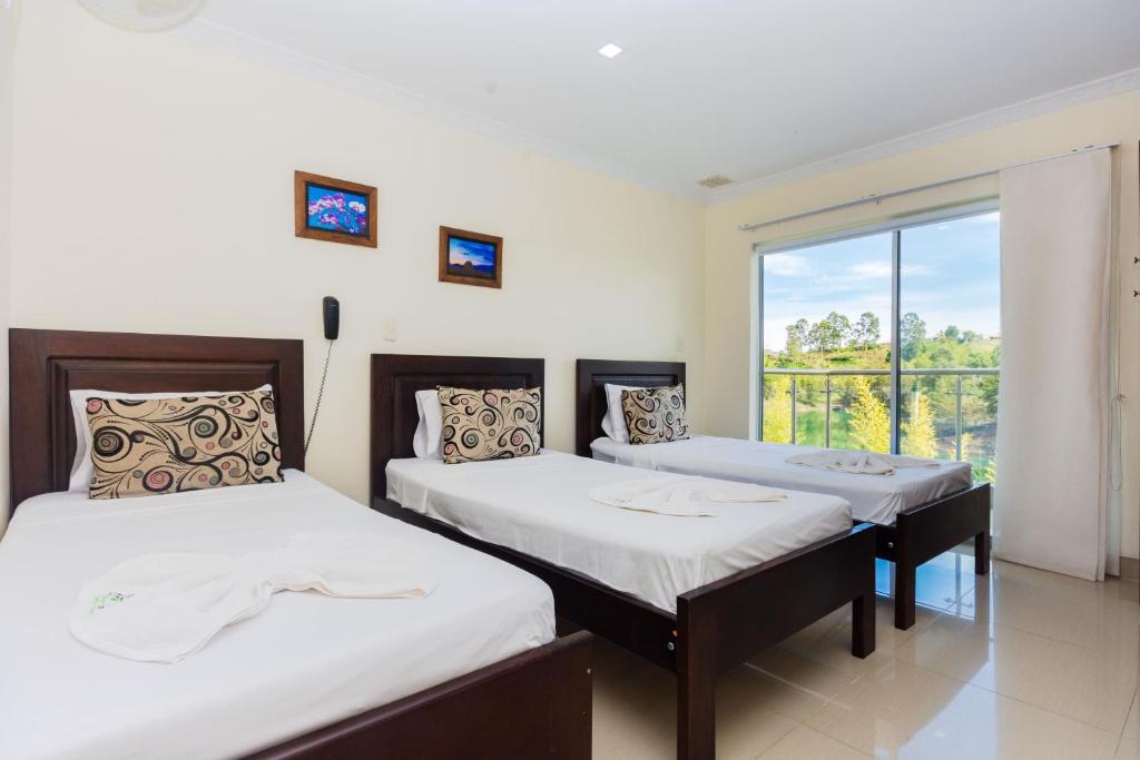 Hotel Verony Guatape - Drievoudige Kamer Met Balkon