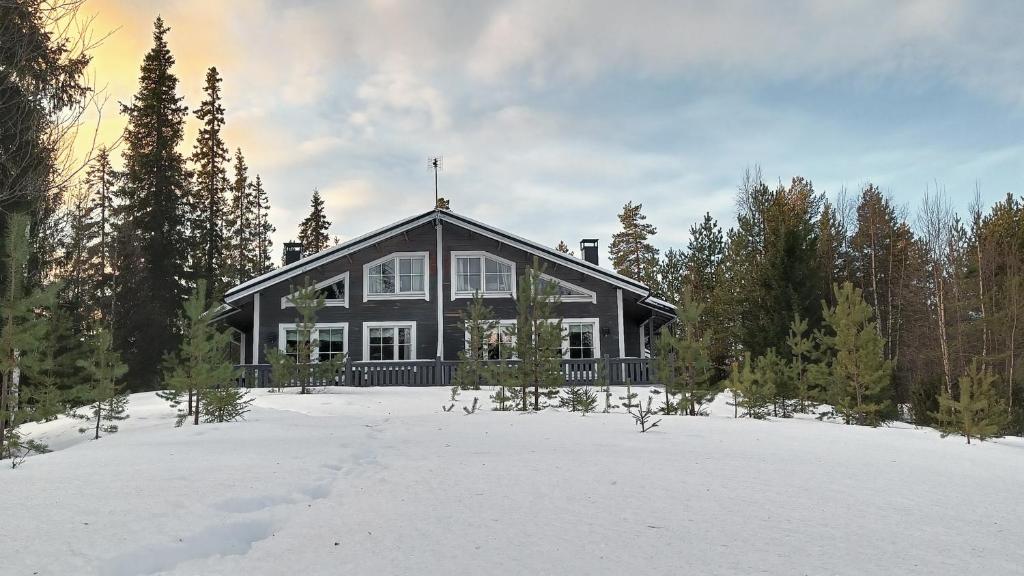 RUKA, RiversideVilla with Sauna, Fireplace, Terrace, Wifi, Aurora, Swimming om vinteren