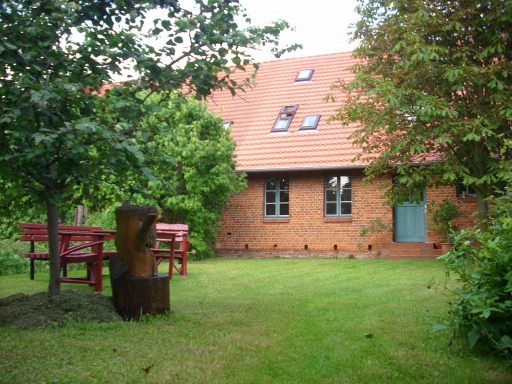 Κήπος έξω από το moorhaus
