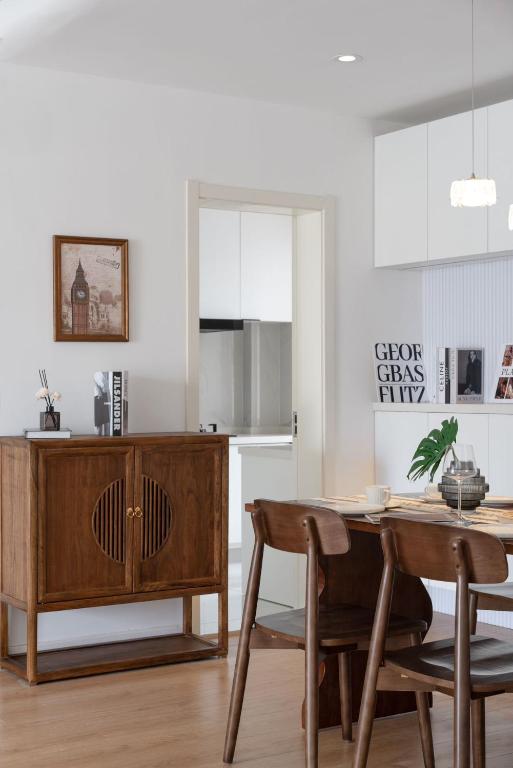 Gallery image of Eastern Hub - Bund Branch 3-Bedroom Near Yuyuan Garden, Nanjing Road with Shanghai Tower Views, Near Subway in Shanghai