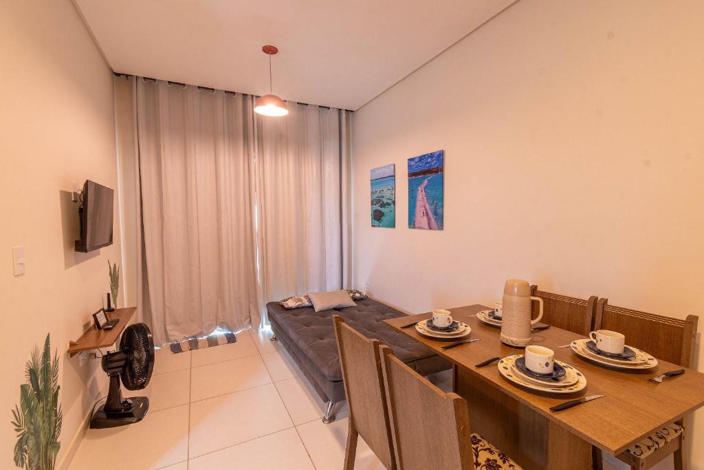 Posezení v ubytování Flats Mar'Bella Seu Refúgio no CARIBE BRASILEIRO 100M Praia Maragogi com Varanda, WiFi, ArCond, Cozinha e ESTACIONAMENTO
