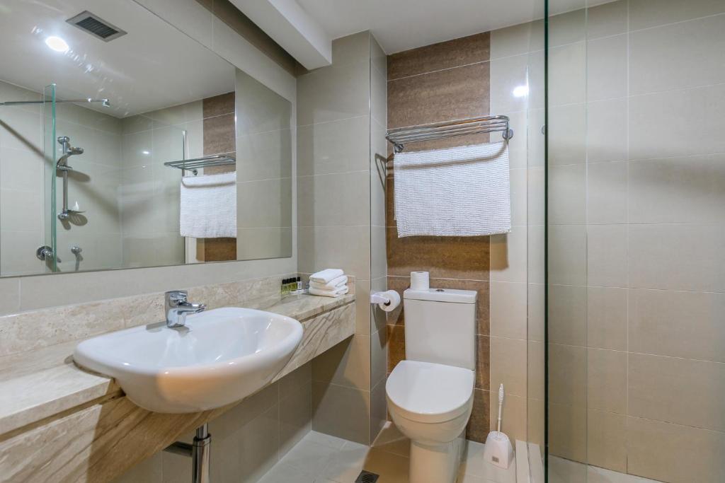 Koupelna v ubytování Boulevard Hotel
