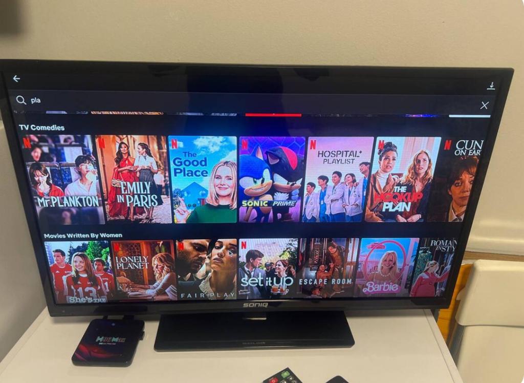 TV a/nebo společenská místnost v ubytování Brad & Joanna