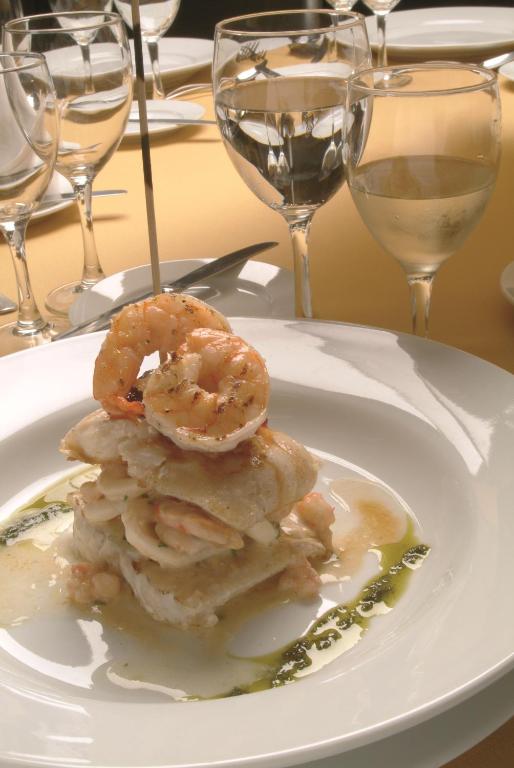 Comida en o cerca de este hotel