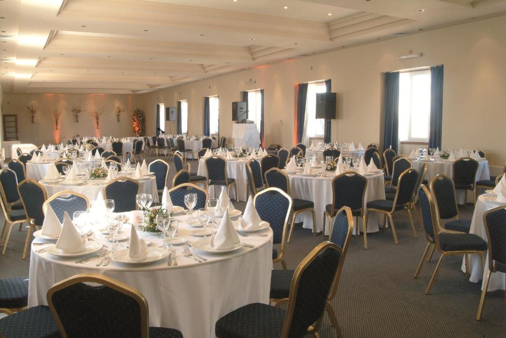 Un restaurante o sitio para comer en Gran Hotel Isabel Riquelme