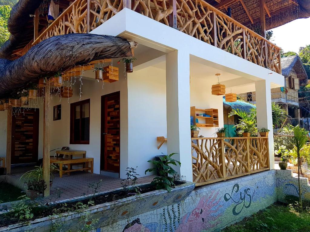 Beach Lokal Home Hostel - Koninginnenkamer Met Uitzicht Op De Tuin