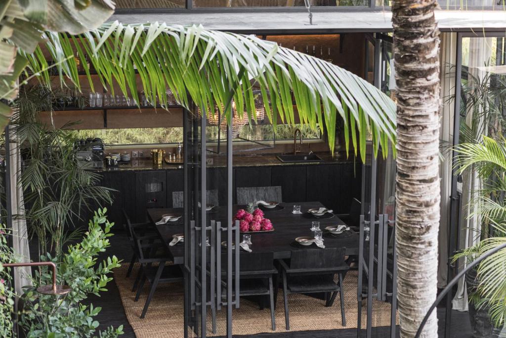 Restaurace v ubytování The Bohemian Bali, a Member of Design Hotels