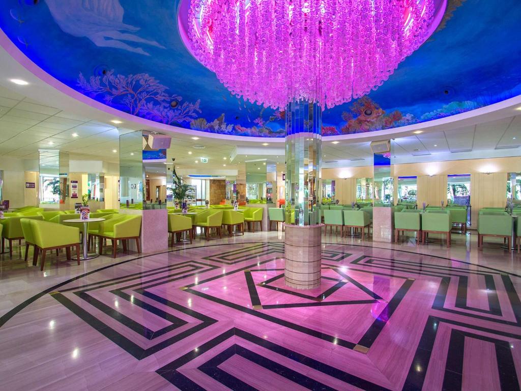 Restaurace v ubytování Hotel Servigroup Calypso