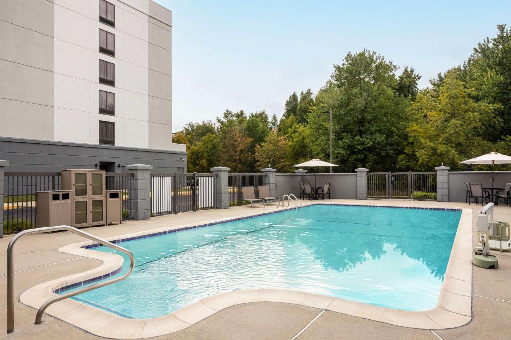 Bazén v ubytování Hyatt Place Mt. Laurel nebo v jeho okolí