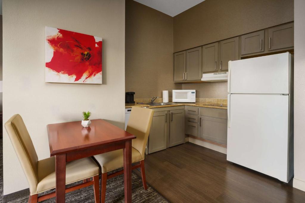 Homewood Suites by Hilton Providence-Warwick photo