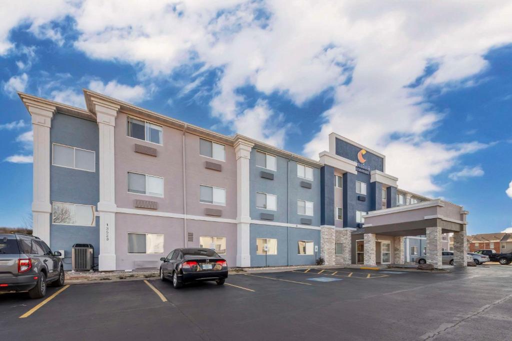 Comfort Inn & Suites Oklahoma City North - Quail Springs - Housity