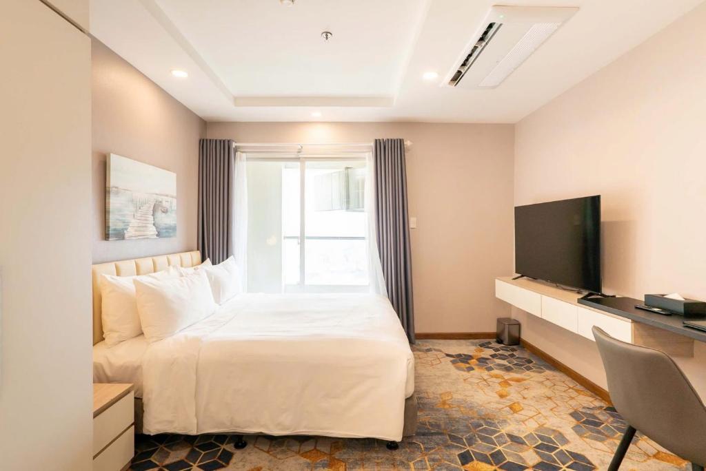 Two-Bedroom Executive Apartment with Balcony