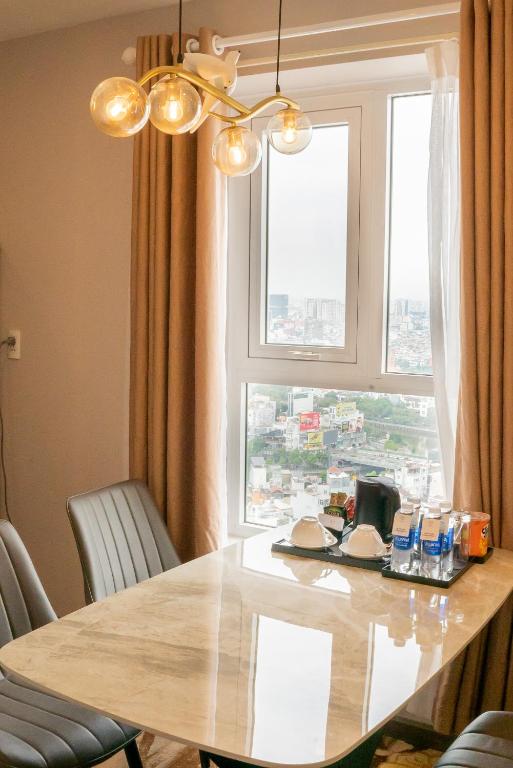 Two-Bedroom Apartment Corner with Balcony