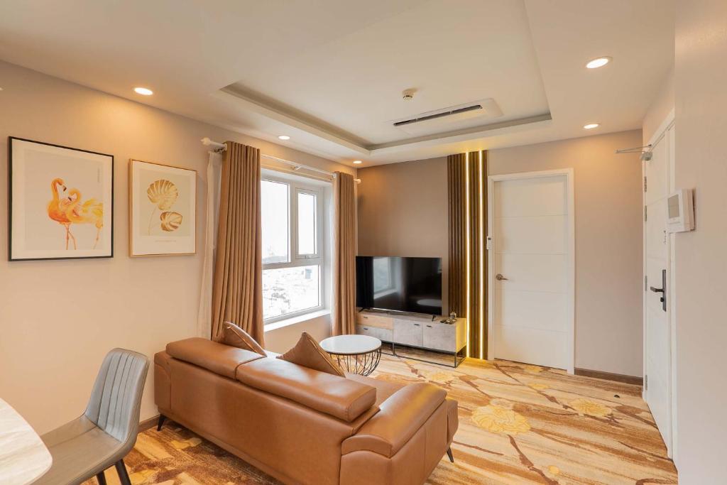Two-Bedroom Apartment Corner with Balcony