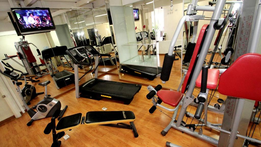 Fitness centrum a/nebo fitness zařízení v ubytování Hi Hotel Impala Queretaro