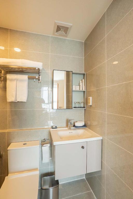 Two-Bedroom Apartment Corner with Balcony
