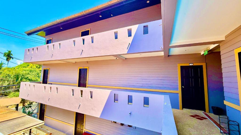 Hill Side Patong Hotel - Resim 6