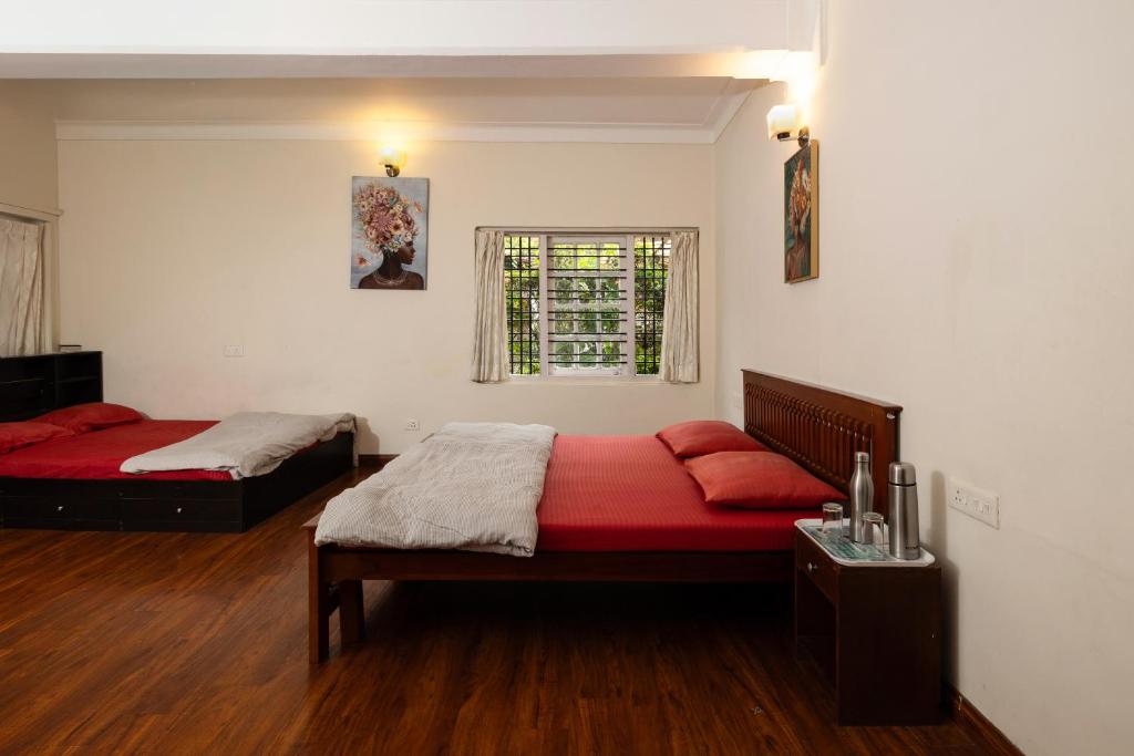 Colonels inn - 