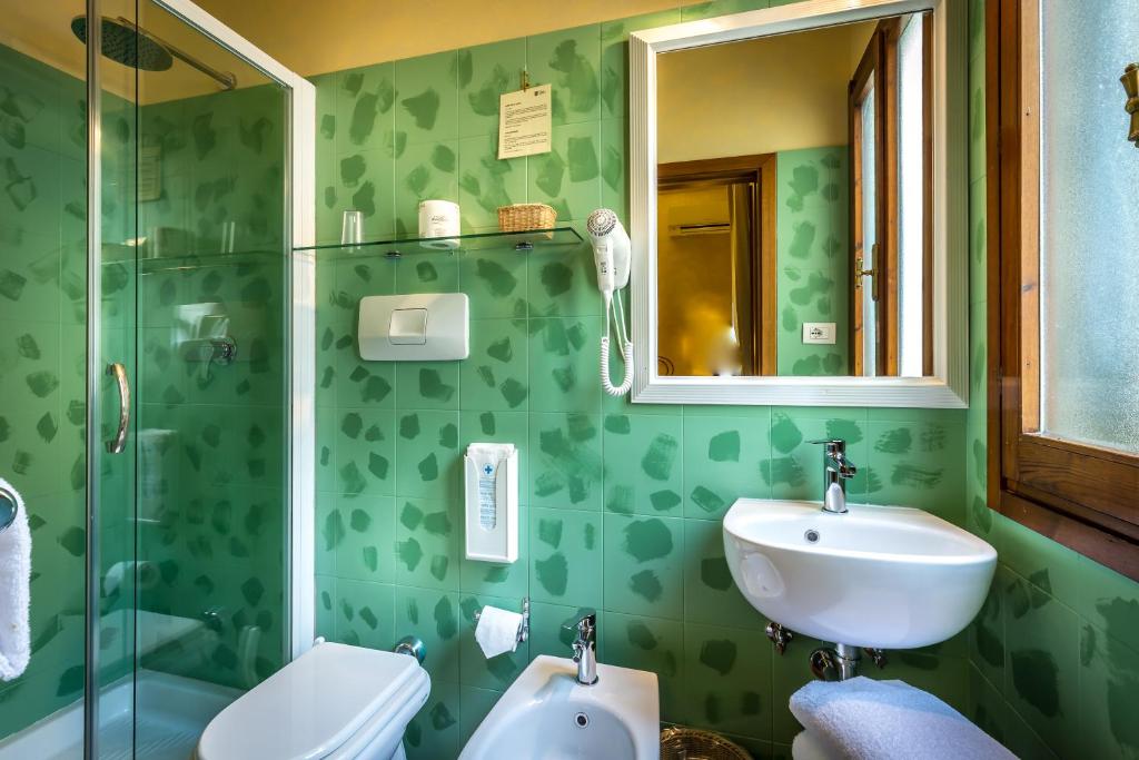 Koupelna v ubytování Hotel Mario's