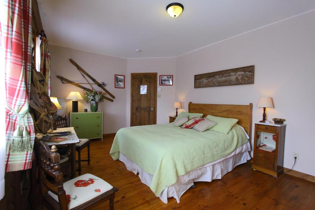 Ein Bett oder Betten in einem Zimmer der Unterkunft Escale du Nord