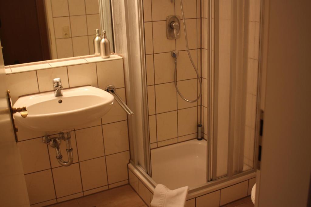 Koupelna v ubytování Hotel Mainblick Garni