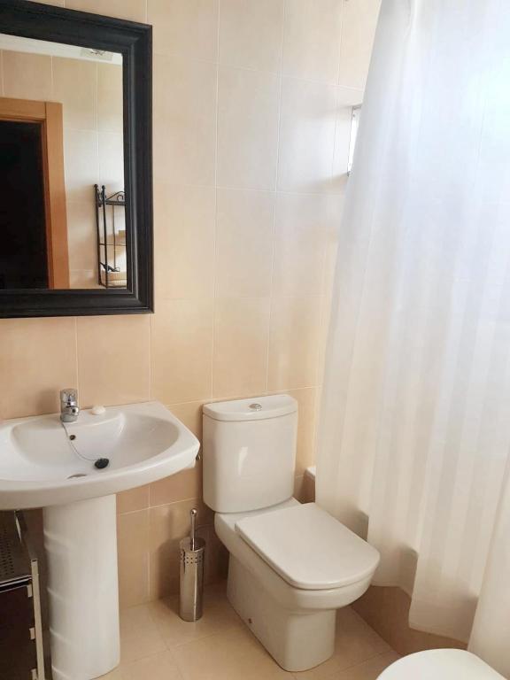 Kúpeľňa v ubytovaní Comfort Apartment Cirueña + Pool