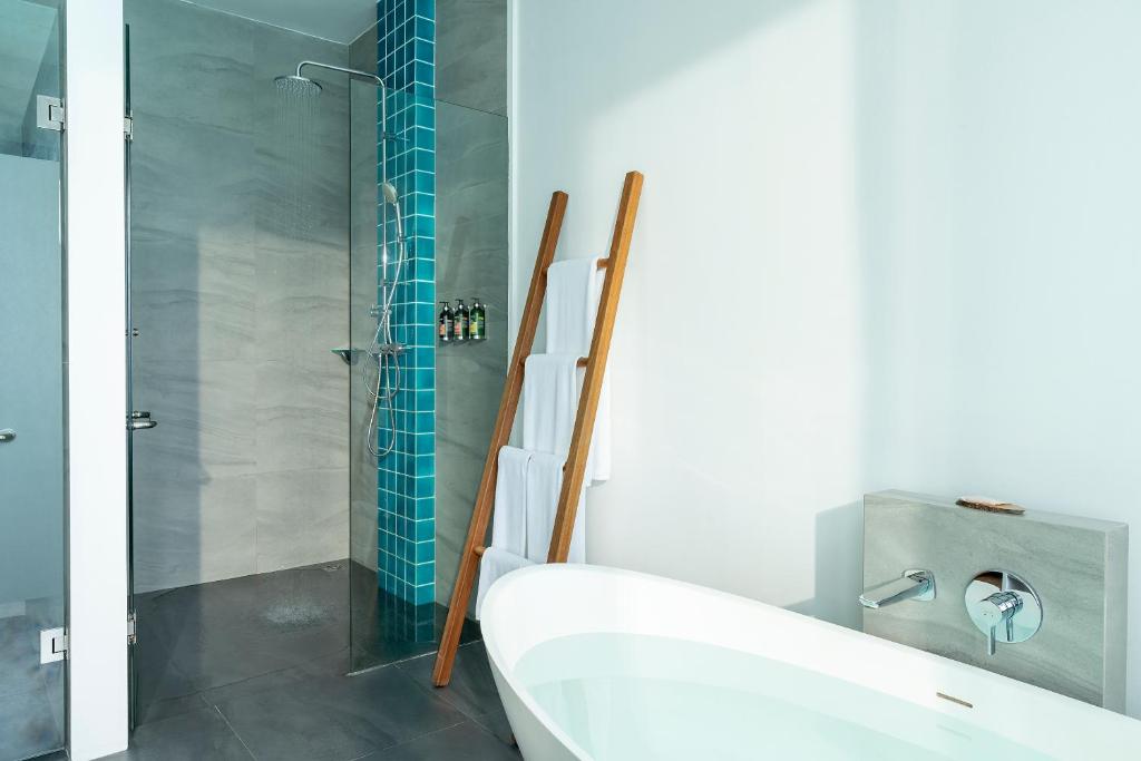 Niva Dhigali Maldives - A Premium All-Inclusive Resort - 9